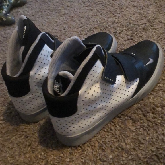 There just not my style - Picture 2 of 4